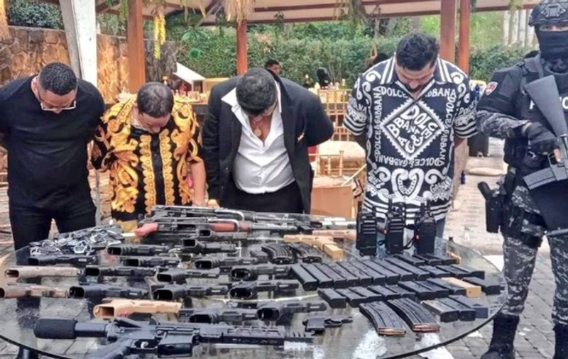 „Narcofiesta” cu 34 de arestări. Poliția l-a săltat pe „Rățușcă”, liderul unui cartel ecuadorian, din mijlocul petrecerii de 500.000 $, de ziua lui de naștere