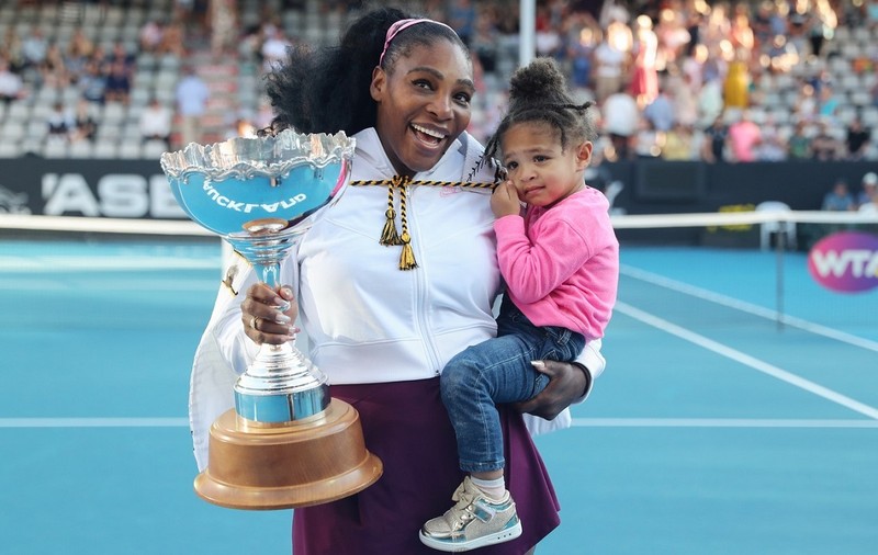 VIDEO | Serena Williams se pregătește pentru Australian Open alături de fiica sa. Cum se descurcă Alexis Olympia pe terenul de tenis