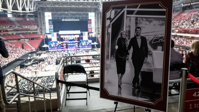 donald-trump-slujba-comemorare-charlie-kirk-90000-oameni-uraste-adversari-contrar-mesaj-vaduva