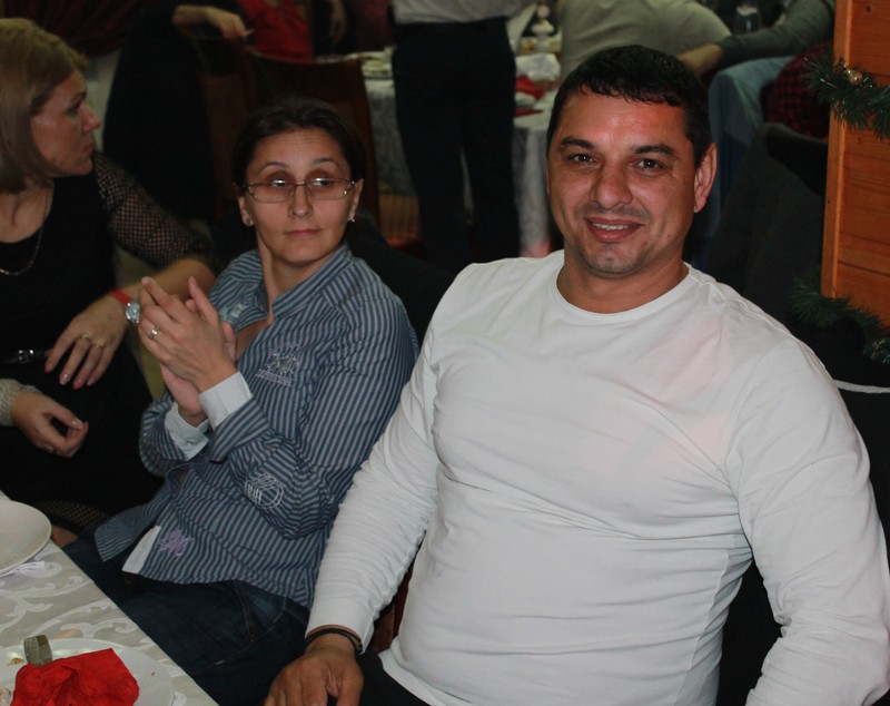 Primul banchet! Echipa lui Ionel Ganea, Dunărea Călărași, liderul seriei de Sud din Liga 2, a tăiat porcul. Chef cu țuică și șorici!