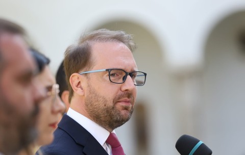 Liderul USR, Dominic Fritz, a declarat joi, după consultările cu președintele României, Nicușor Dan, că partidul său este gata să contribuie la soluționarea crizei politice actuale. Sursă foto Libertatea.ro