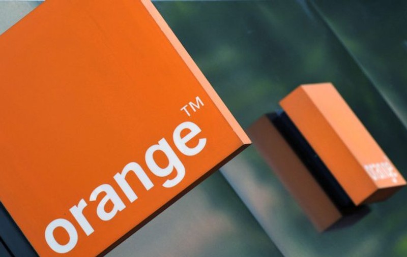 Orange dezminte vânzarea turnurilor sale de telefonie mobilă: "Niciun proces de acest tip nu a fost demarat"