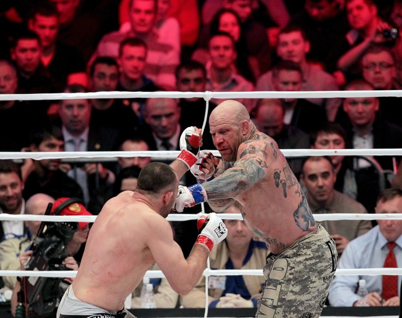 Un fost luptător american de MMA care a primit cetățenia rusă și-a tatuat pe gât simbolul Z: „Mulți nu știu adevărul”