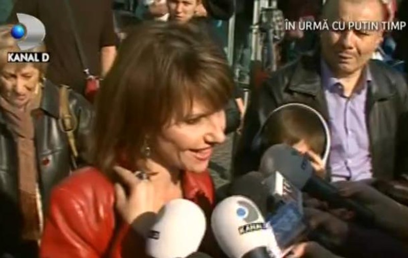 Marina Almăşan s-a întors din vacanţa de la Paris, petrecută împreună cu Georgică Cornu şi copiii lor FOTO