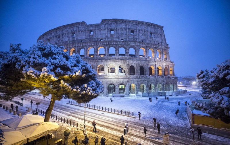 GALERIE FOTO| Ninsoare la Roma. Întregul oraș a fost acoperit de zăpadă, un fenomen rar