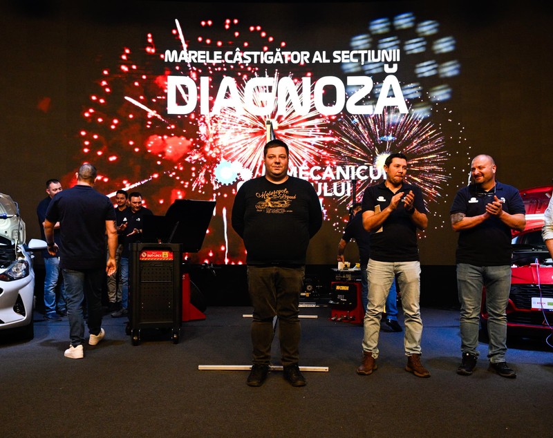 Mecanicul anului 2024 în România, premiat în fața lui Cabral. Cine este Andrei Uricaru, băcăuanul care a pus mâna pe marele trofeu