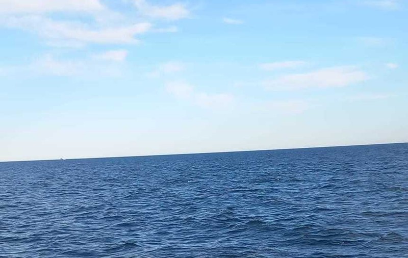 Barcă răsturnată în Marea Neagră, la Tuzla. Echipajele de salvare nu au găsit în zonă nicio persoană