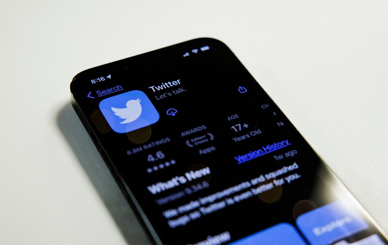 Elon Musk acuză Apple că-l amenință cu retragerea aplicației Twitter din App Store