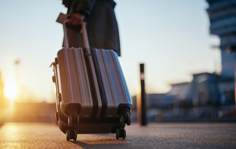 Zeci de turiști sârbi s-au trezit fără cazarea din Grecia după ce au fost păcăliți de o agenție de turism. Despăgubirea uriașă primită de grup