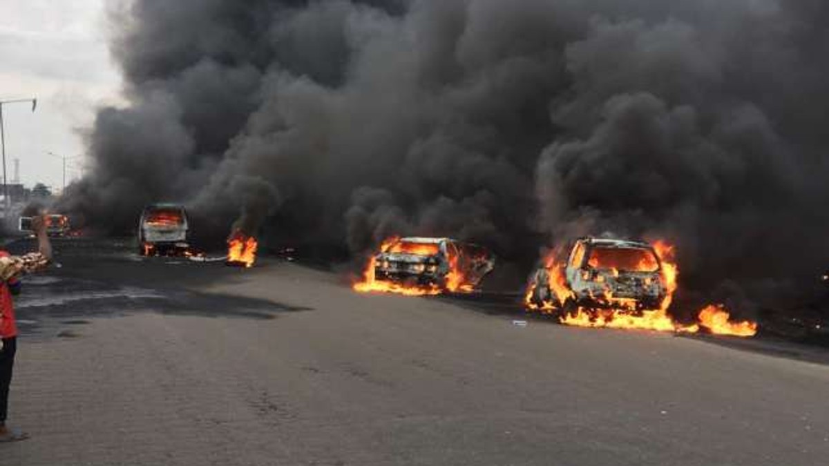 O benzinărie a explodat în Nigeria. 35 de persoane au murit, iar peste 100 au fost rănite