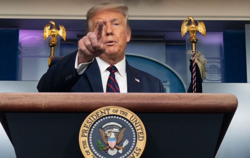 Trump, către un reporter de la Casa Albă: „Întrebarea ta este o rușine pentru televiziunea la care lucrezi și pentru angajatorul tău”