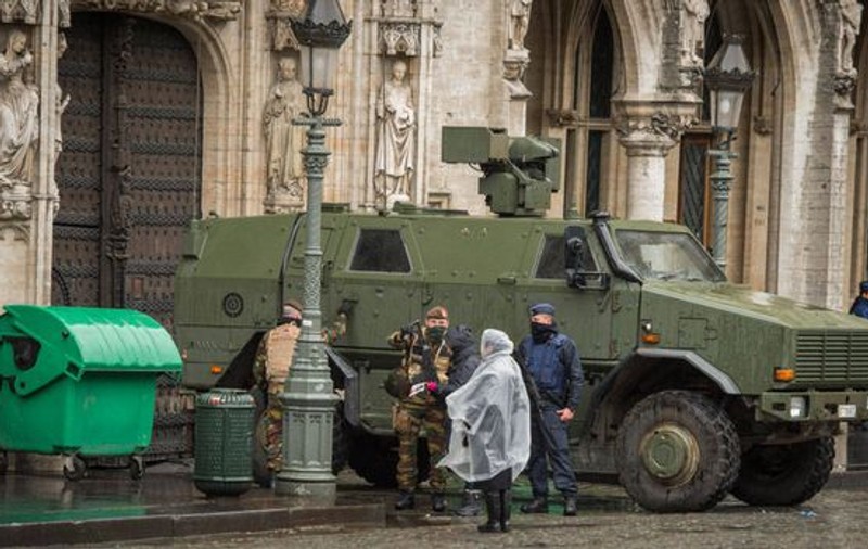 UPDATE| Alertă în Bruxelles! Operațiunea antitero a intrat în a doua zi | Cei doi suspecți arestați au fost eliberați!