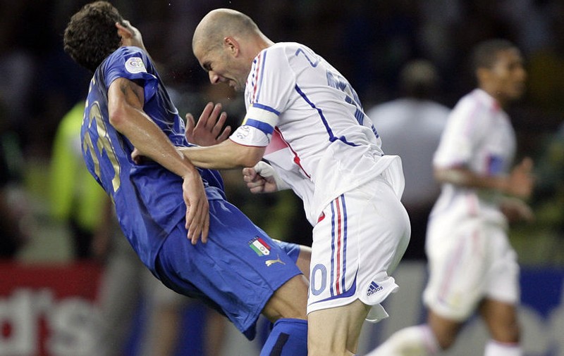 VIDEO / Materazzi l-a provocat din nou pe Zinedine Zidane