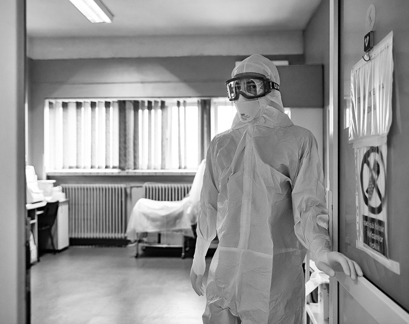 Despre oxigen, cafeină şi spiritul sacrificat al sărbătorilor în spitalul COVID din Roşiori de Vede: „O să picăm toţi la un moment dat”