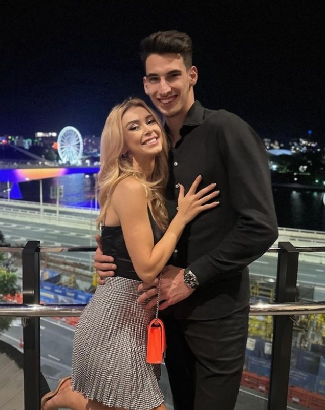 Reacția lui Victor Cornea după ce i s-a reproșat că este antrenat de Andreea Bălan: „Prezența ei este un imens bonus emoțional pentru mine”