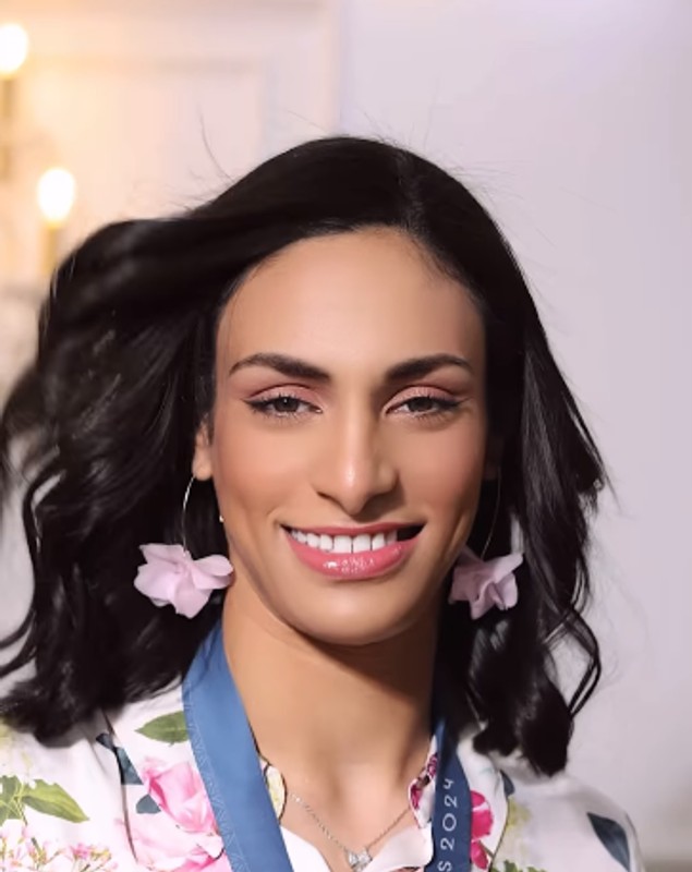 Schimbarea de look a pugilistei algeriene Imane Khelif, suspectată că este bărbat, după câștigarea aurului olimpic: „Feminină și frumoasă” | VIDEO