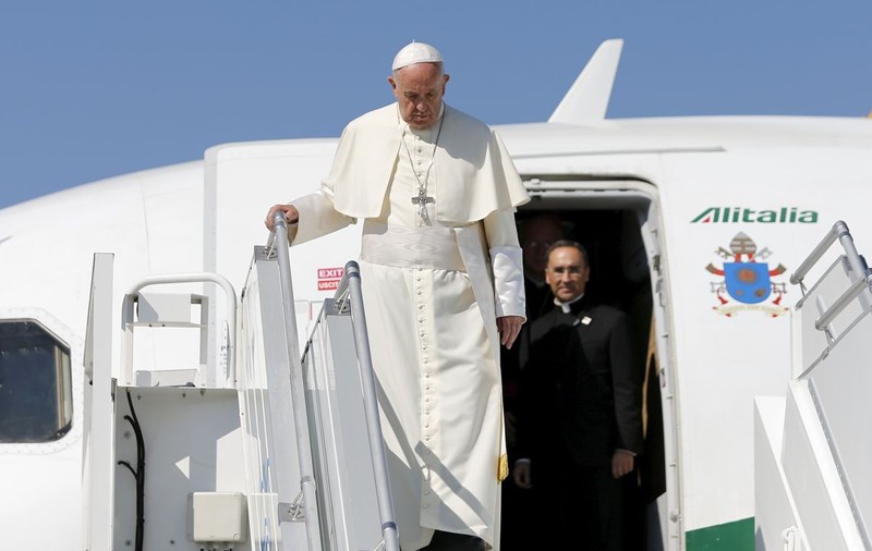 Vizită istorică a Papei Francisc în Emiratele Unite Arabe. Devine primul suveran pontif din istorie care vizitează Peninsula Arabică