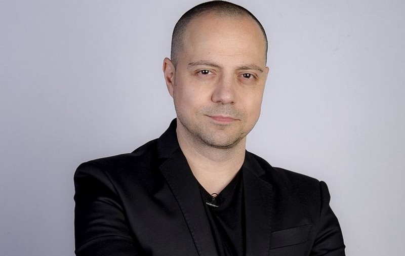 Prezentatorul iUmor, Dan Badea, despre cum răsfață femeile din familia sa