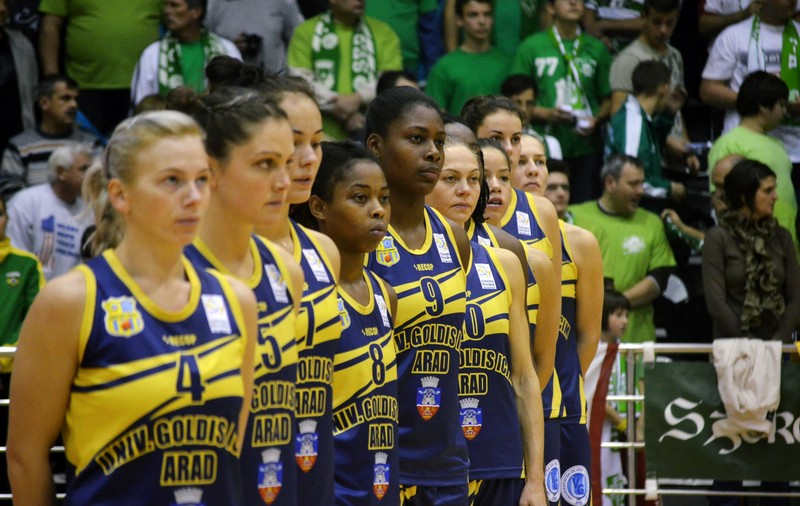 BASCHET FEMININ / ICIM Arad, prima semifinalistă a Cupei României 