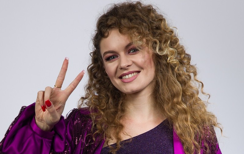 Cine este Melisa Antonesi, finalistă la „Vocea României” 2023, sezonul 11. E stabilită în Marea Britanie, unde muncește ca recepționeră