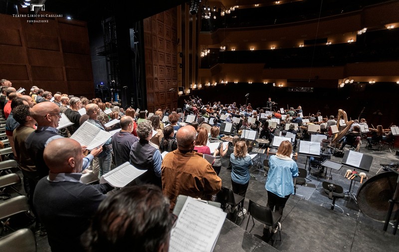 Fost violonist român de la Teatrul Liric din Cagliari, condamnat la 8 ani de închisoare, după ce și-a drogat și maltratat soția italiancă pentru moștenire