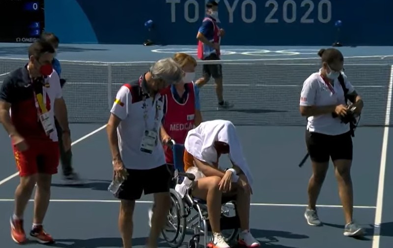 O jucătoare de tenis a părăsit terenul în scaunul cu rotile la Jocurile Olimpice de la Tokyo, „din cauza căldurii”