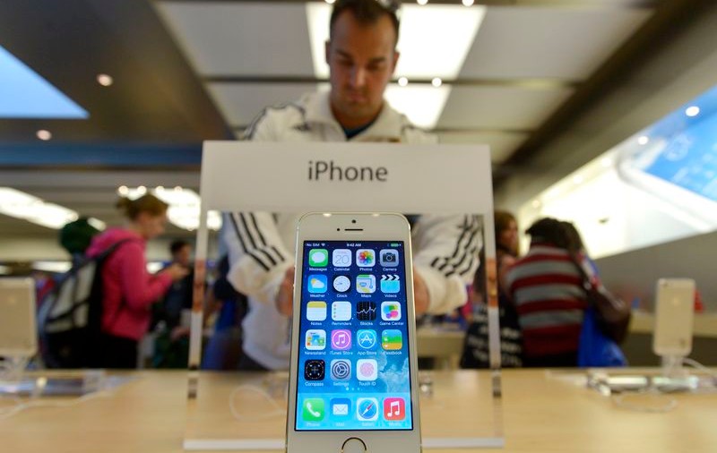 Uite cum (nu)funcţionează amprenta digitală la noul Iphone 5S! Filmul a fost realizat chiar de CABRAL | VIDEO