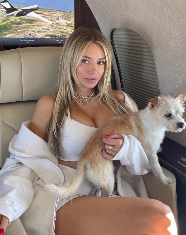 Cine e Corinna Kopf, care a anunțat că se retrage de pe Onlyfans după a câștigat 67 de milioane de dolari în doar trei ani
