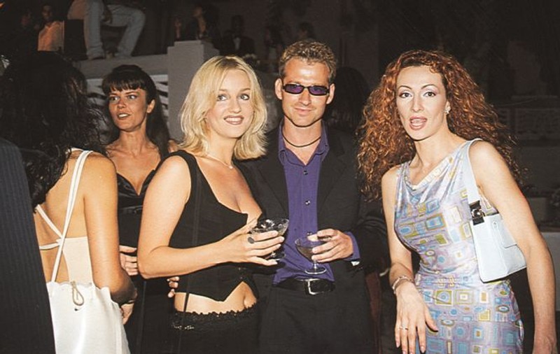 GALERIE FOTO/ Imagini de colecție de la prima petrecere a revistei VIVA! Cum arătau vedetele în anul 1999