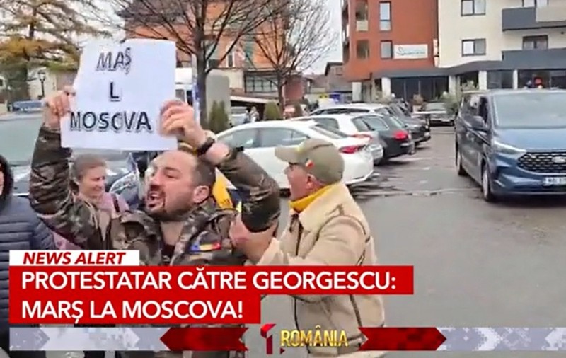 Bărbatul care i-a strigat lui Călin Georgescu „Marș la Moscova” la Alba Iulia spune că a fost bătut: „M-au lovit femei și bărbați”