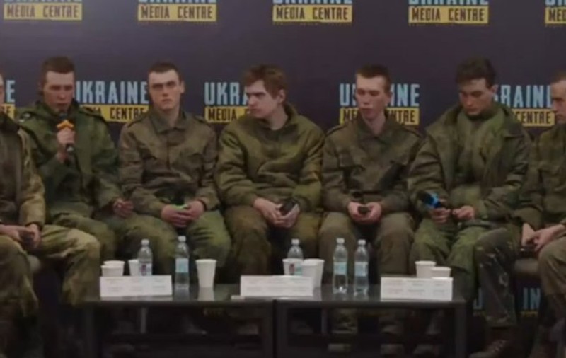 „Nici nu știam să tragem cu arma”. Ce au povestit nouă studenți ucraineni trimiși la luptă de separatiștii în Donețk și luați prizonieri de război