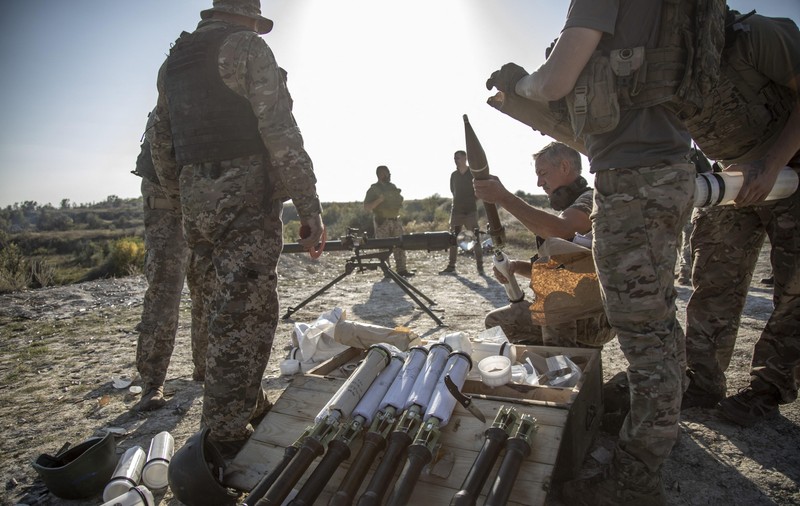 Război în Ucraina, ziua 587 | NATO avertizează că a ajuns la "fundul sacului" în privința aprovizionării Ucrainei cu muniție