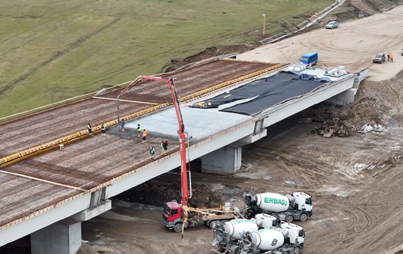 Cum arată Autostrada Transilvaniei, între Cluj și Oradea, după o iarnă plină de surprize și o primăvară cu ritm alert
