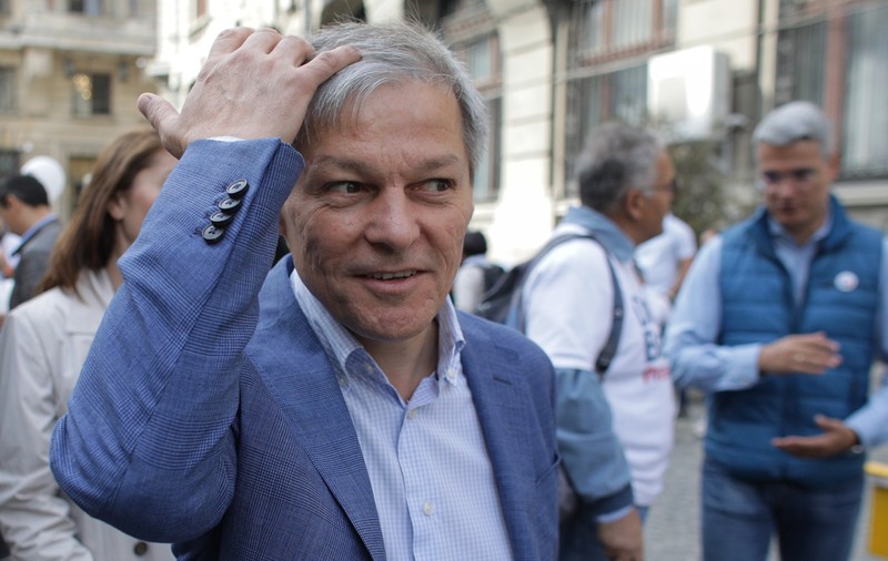 Unul dintre liderii USR a scris „M… Cioloș”. Cine este acesta?
