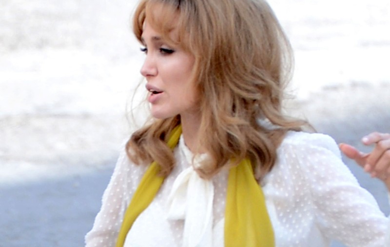 Angelina Jolie, BLONDĂ și cu un NOU LOOK! Cum ți se pare că îi stă? | FOTO