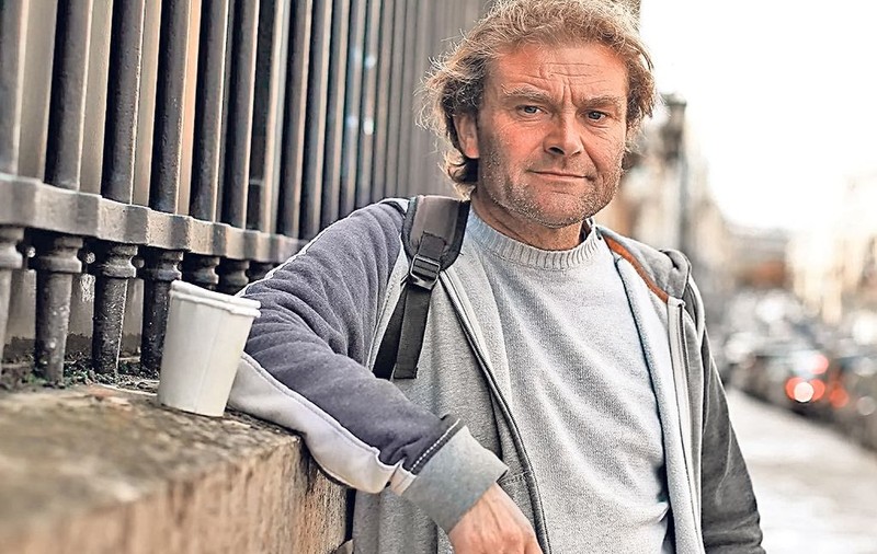 O carte l-a transformat pe un homeless în vedetă