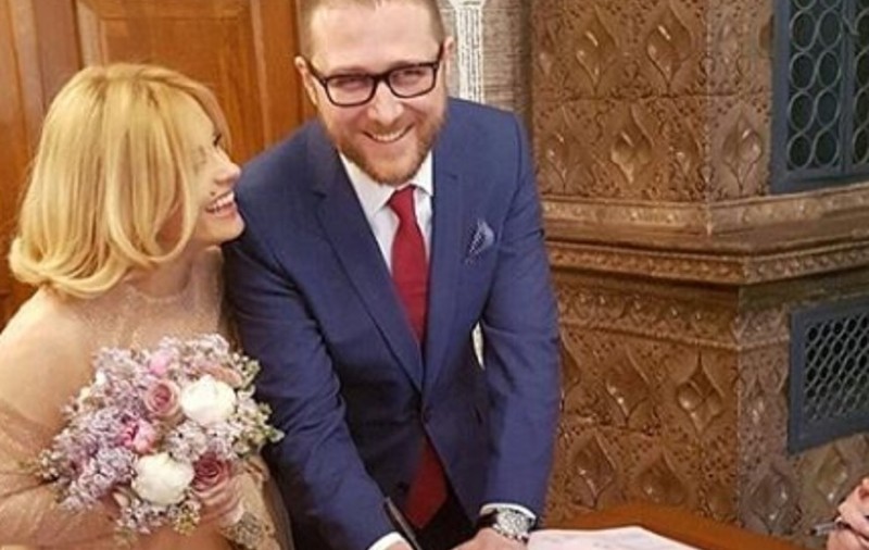 Simona Gherghe și soțul ei aniversează doi ani de la cununia civilă. „O tonă de emoții și multe zâmbete”