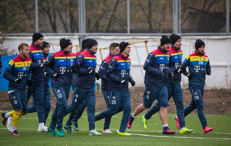 Kazahstan - România (marţi, ora 19.00, TVR 1). Tricolorii, antrenament în Astana cu căciulile pe frunte