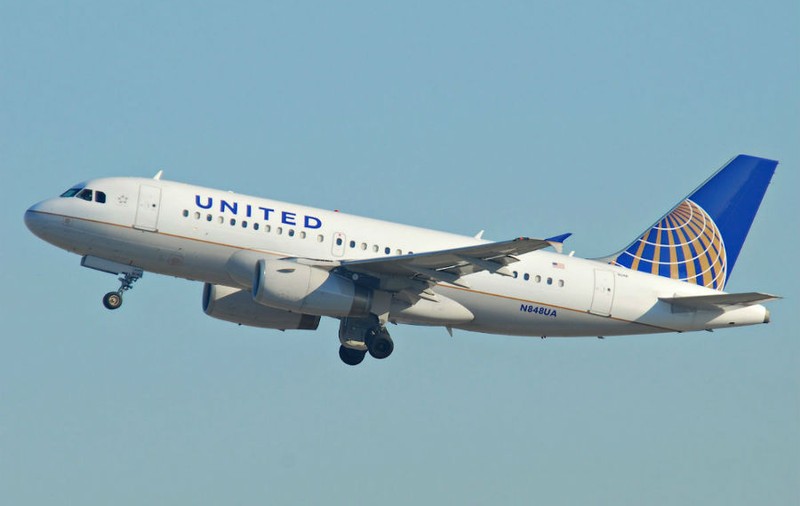 Un avion care a decolat în 2017 a aterizat în 2016. Cum a fost posibil