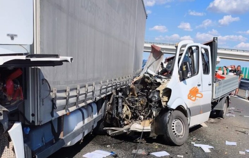 Accident grav pe Drumul Expres DEx 12, în județul Olt: trei oameni au murit și doi sunt răniți, traficul pe sensul spre Craiova a fost blocat