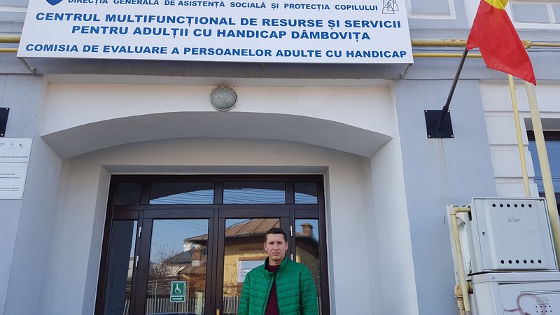 Ion e hotărât să bată pe la toate uşile până obţine voucher-ul pentru proteză