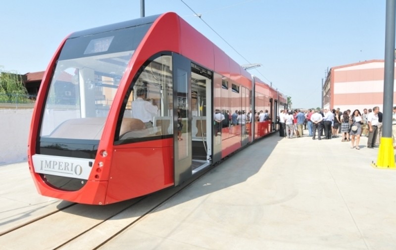 Autoritățile lasă ploieștenii fără singurul tramvai modern. Motivul este ilar