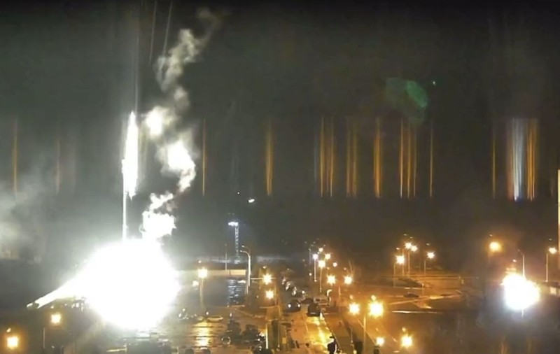 Război în Ucraina, ziua 8. Bombardamente la centrala nucleară de la Zaporojie. Primul mare oraș ucrainean, Herson, a fost cucerit