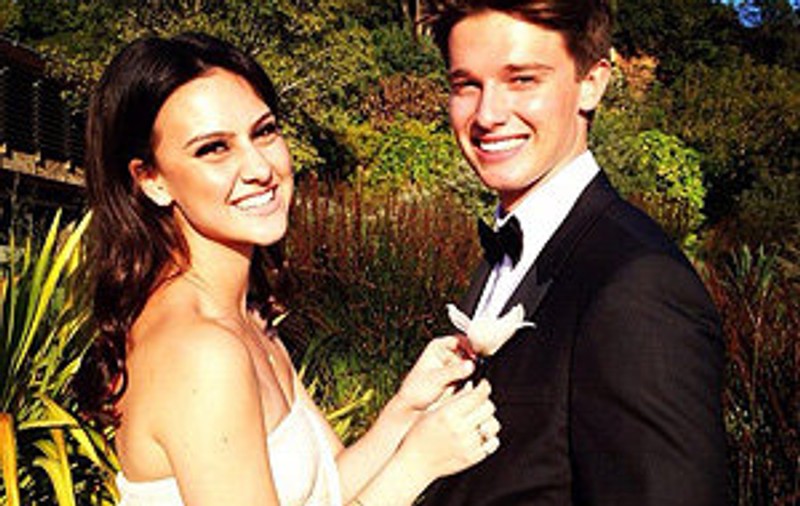 Patrick Schwarzenegger a mers la bal cu fiica unui producător muzical