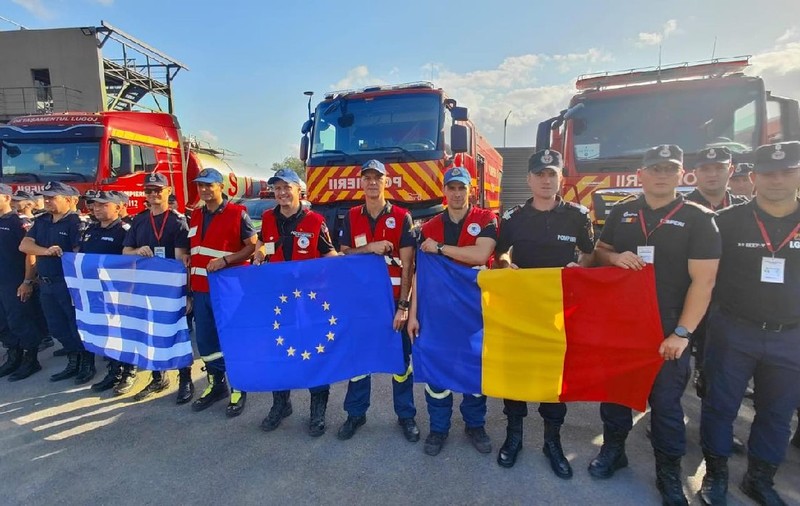 Încă 40 de pompieri români au ajuns în Grecia pentru a ajuta la stingerea incendiilor de vegetație