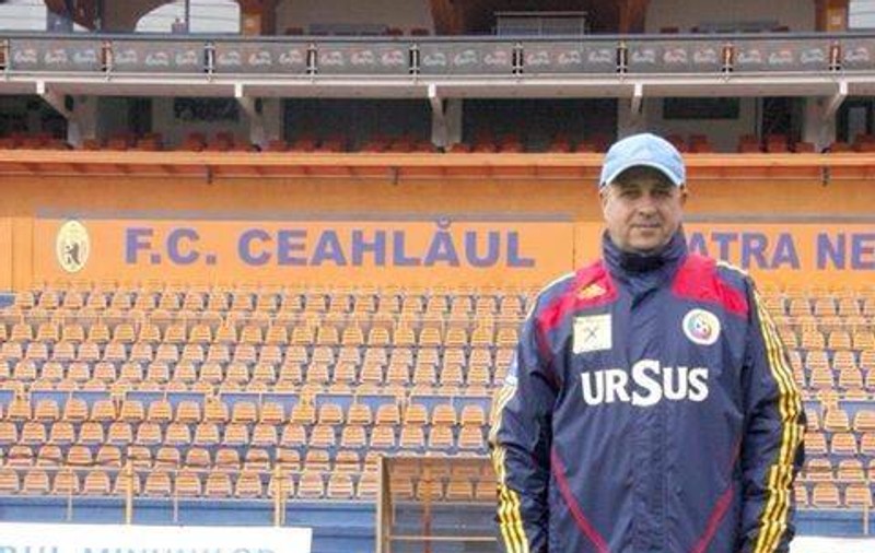 Patronul italian Angelo Massone a dat afară toți jucătorii de la Ceahlăul și a pus alt antrenor
