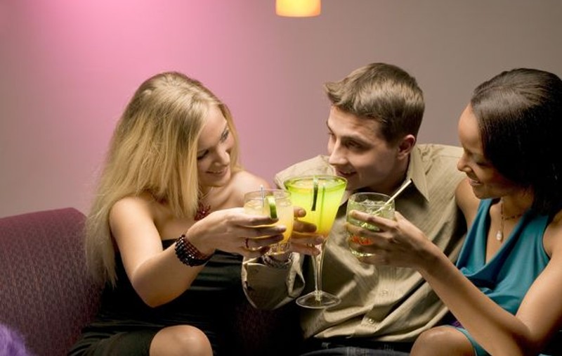 Statistică INCREDIBILĂ: 100.000 de străini vin anual la București pentru românce