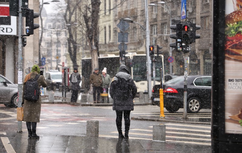 Noi avertizări de vreme rea. Cod portocaliu de ninsori şi viscol în şase judeţe. Cum va fi vremea la București