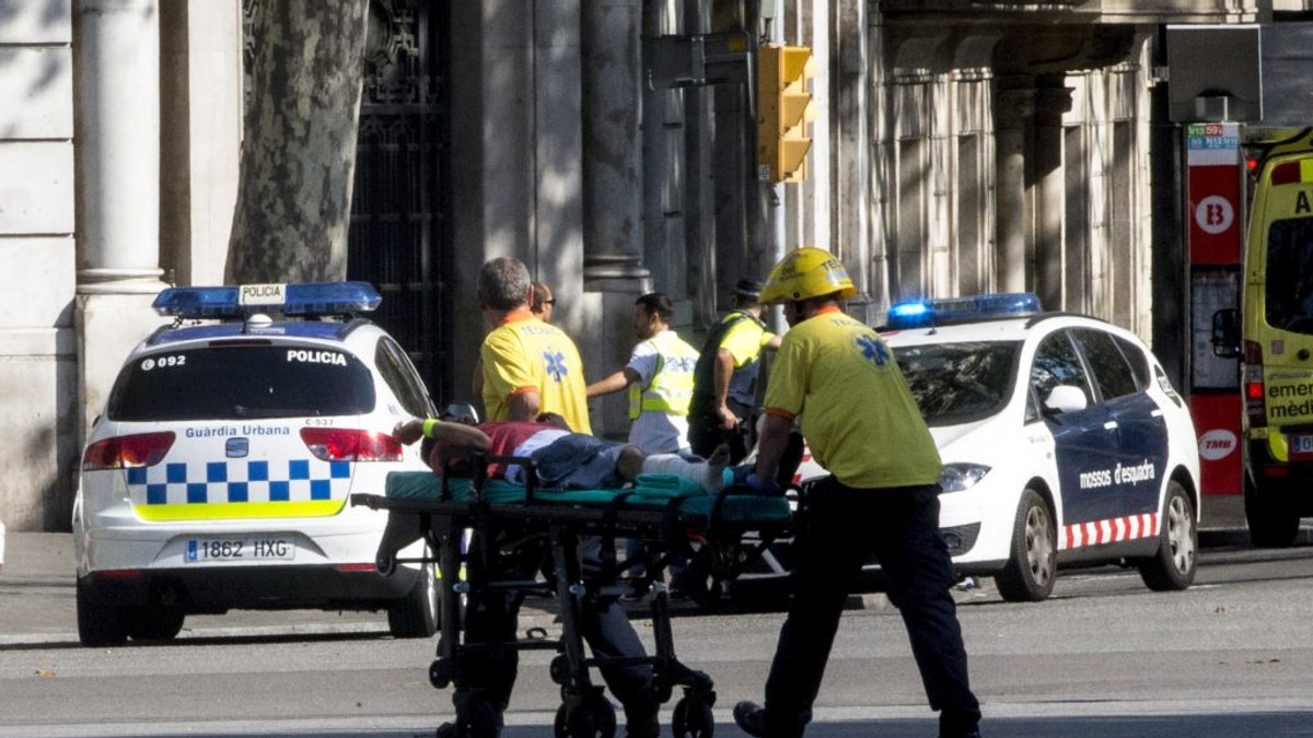 Minut de reculegere în prima etapă din Spania în memoria victimelor atentatului de la Barcelona