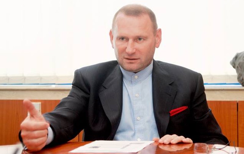 Cataramă (PNL) vrea privatizarea învăţământului superior şi a spitalelor şi eliminarea ajutoarelor sociale